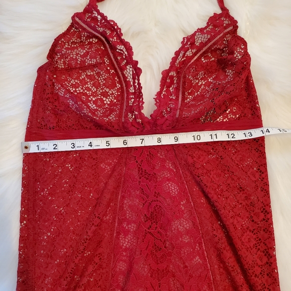 One Day Only Sale! NWT VS red lace garter slip lingerie - Picture 11 of 16
